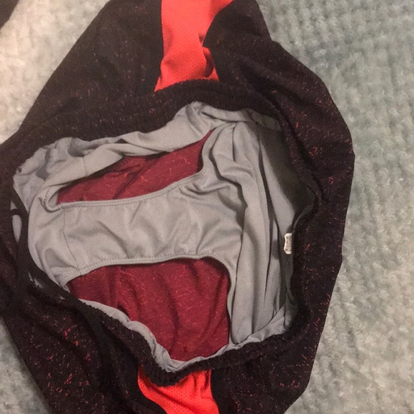 Under Armour Running Shorts - Picture 2 of 3